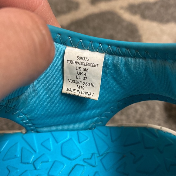 Lands end water shoes sz 5 - Picture 3 of 4